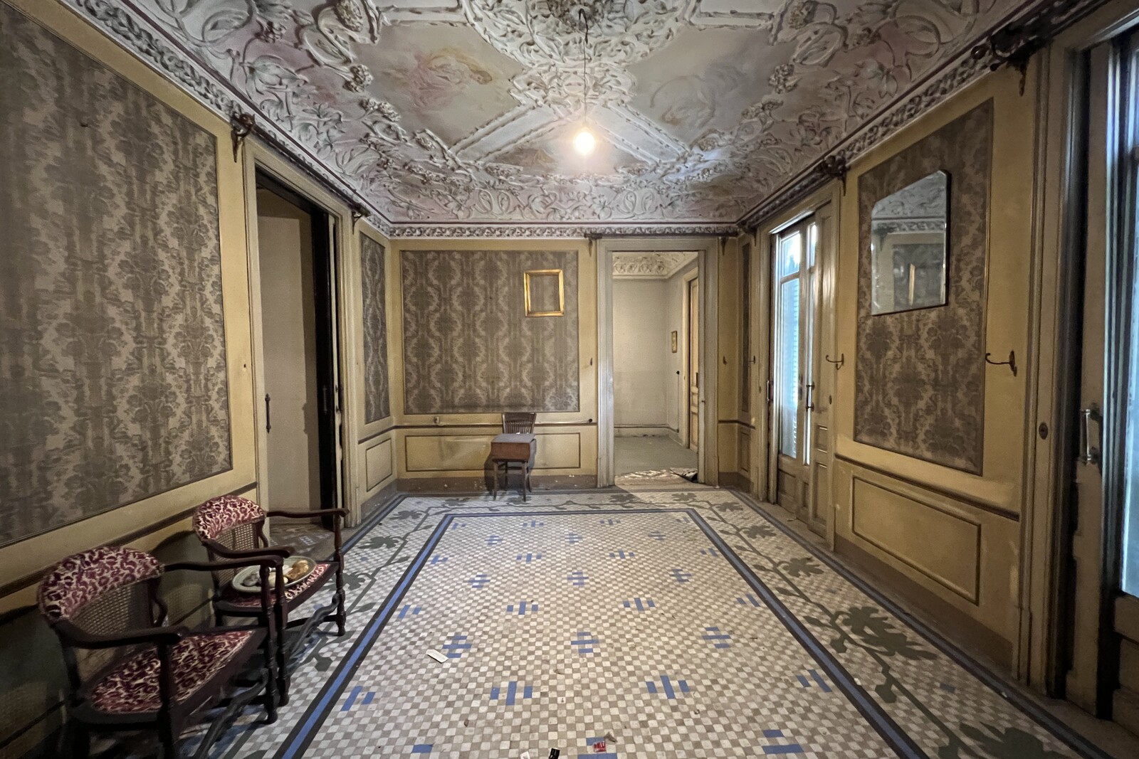 Eixample Apartment — Before